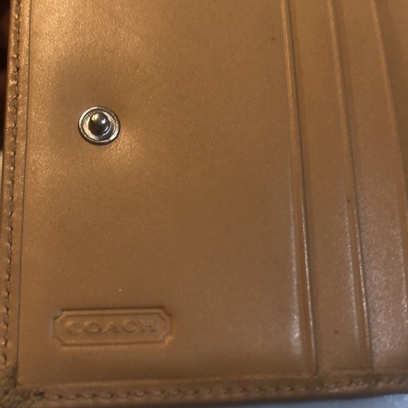Coach leather wallet yellow and brown inside - Picture 3 of 5